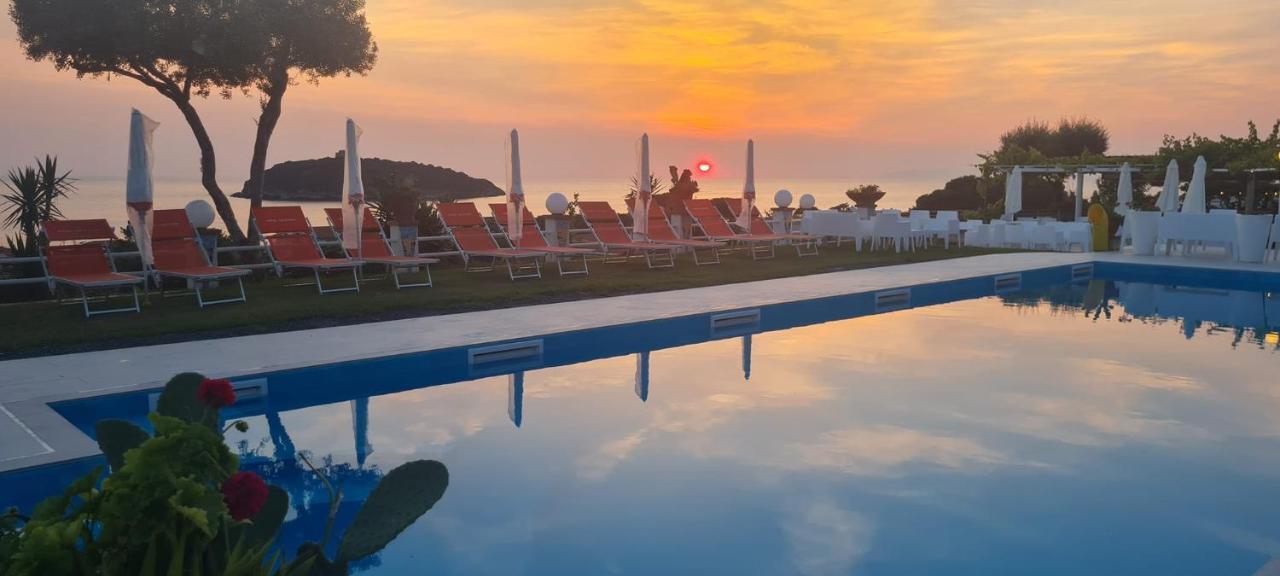 Hotel Cristina ديامنتي المظهر الخارجي الصورة